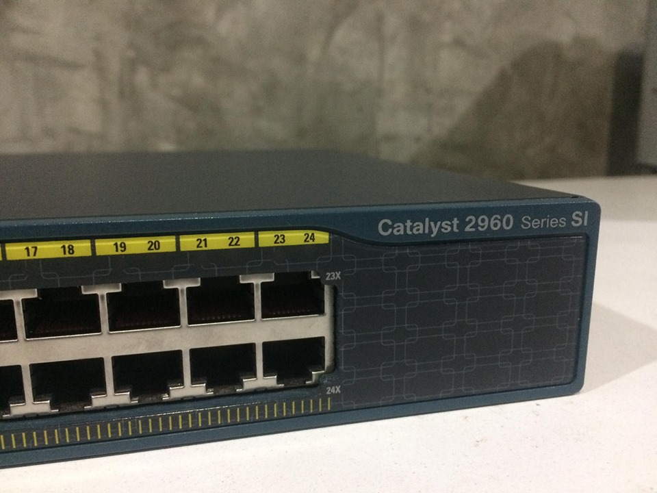 Cisco Catalyst 2960-24-S มือ 2 พร้อมใช้งาน