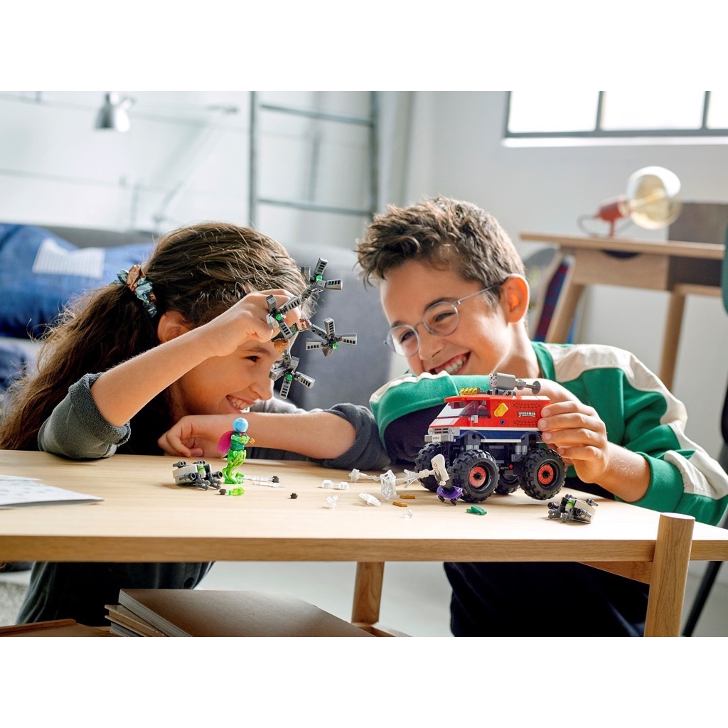 เลโก้ LEGO Super Heroes 76174 Spider-Man's Monster Truck vs. Mysterio