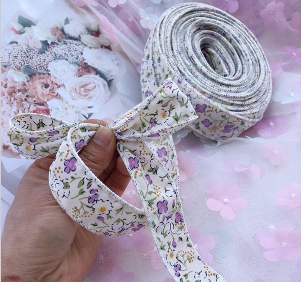 ริบบิ้นผ้าฝ้ายเย็บขอบ ลายดอก ขนาด 3 ซม. (ขายเป็นหลา) #FA14