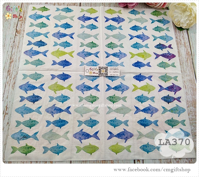 กระดาษแนปกิ้นยุโรป, ลาย Aquarell Fishes, ลายปลา, ลายปลาทะเล, ลายปลาโทนสีฟ้าขาว, ลายปลาตัวเล็กหลายตัว, ลายทะเล, ลายสัตว์ทะเล, พื้นหลังสีขาว