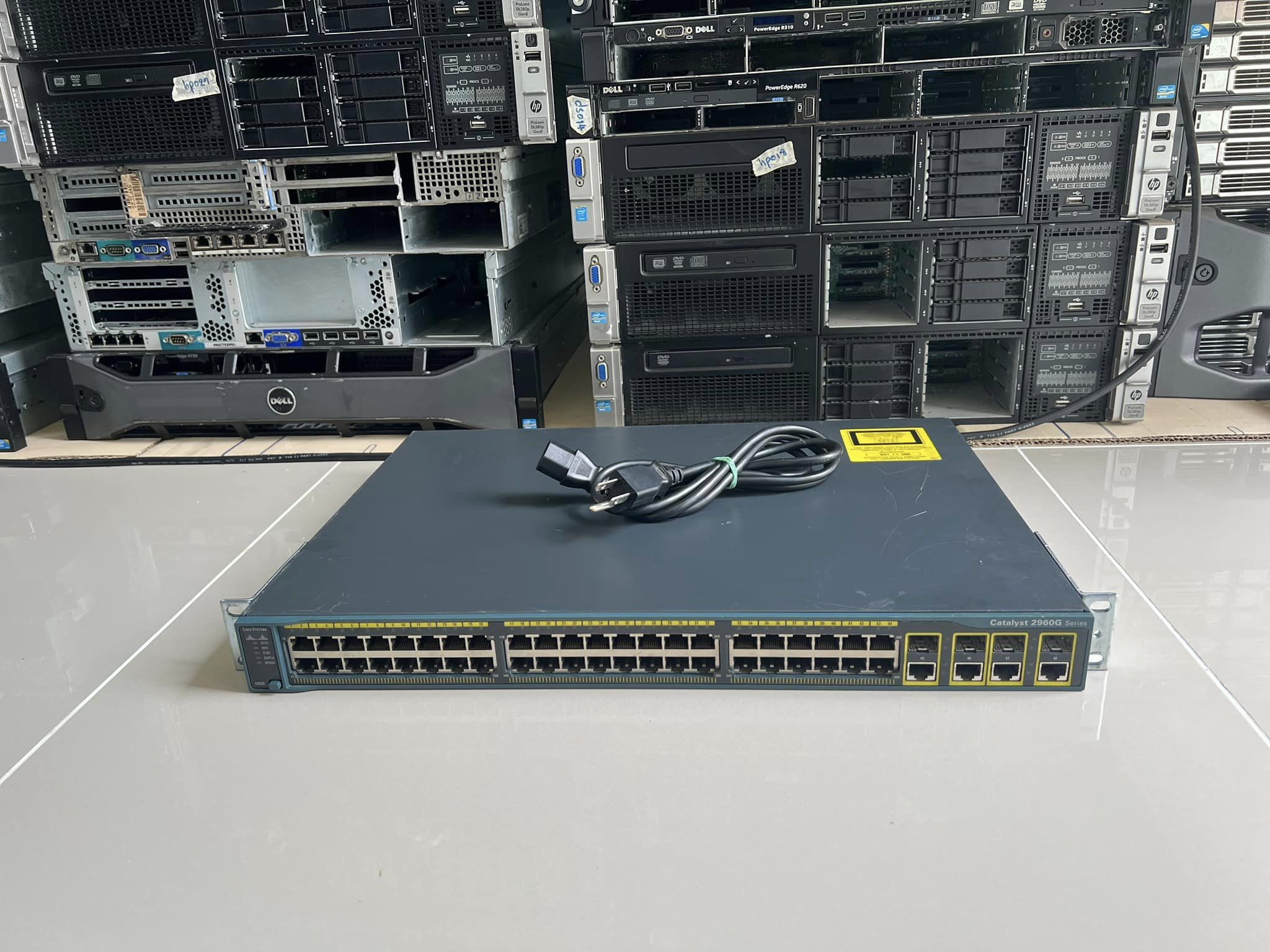 cisco 2960g 48 port gigabit สวิทมือสองพร้อมใช้งาน