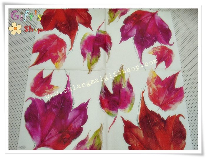กระดาษแนปกิ้น ลายใบเมเปิ้ลสีแดง พื้นหลังสีครีม