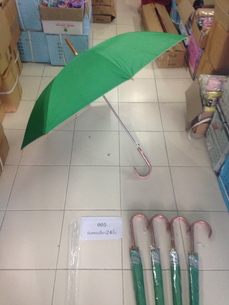 ร่มตอนเดียว24นิ้วด้ามพลาสติกลายไม้ เลือกสีได้ รหัส 005