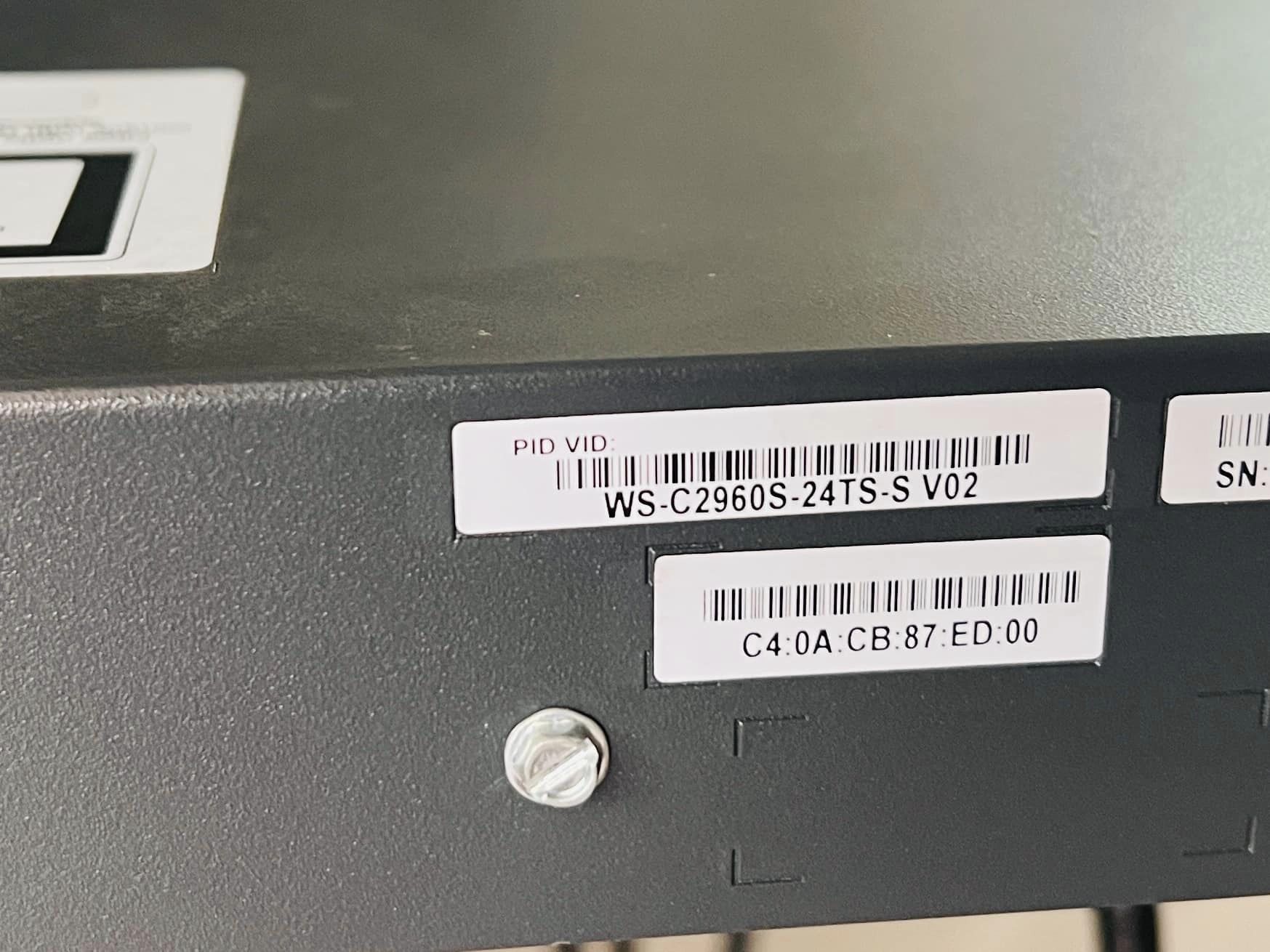 Cisco 2960S-24TS-S switch gigabit 24 port มือสองพร้อมใช้งาน