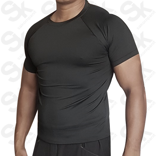 เสื้อยืดทรง slim fit.