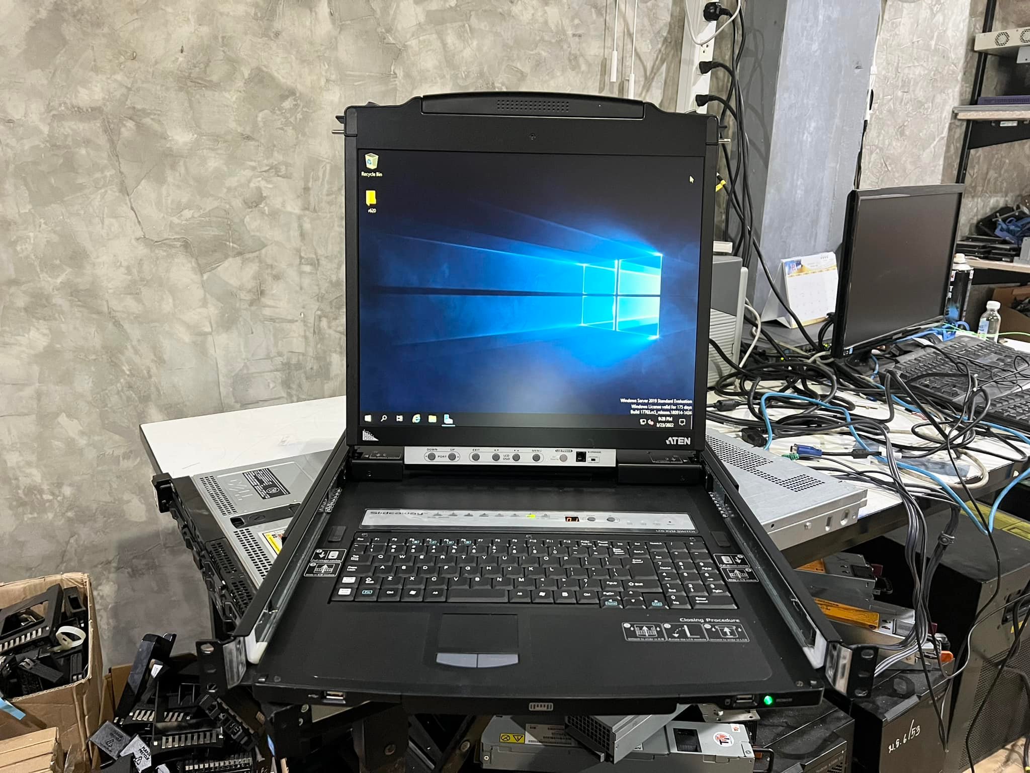 KVM ATEN CL5808N 8port มือ 2 พร้อมใช้งาน