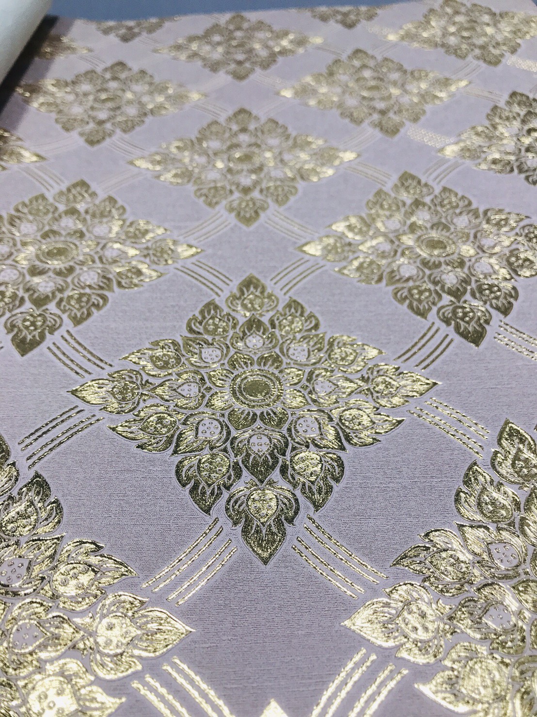 วอลเปเปอร์ติดผนังลายไทย ลายประจำยาม สีทอง-พื้นเทา RG033-02