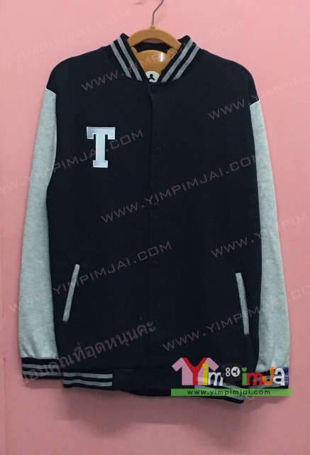 เสื้อกันหนาว เบสบอล สีดำ แขนยาวเทา กระดุมดำ มีกระเป๋า สกรีนตามสั่ง T