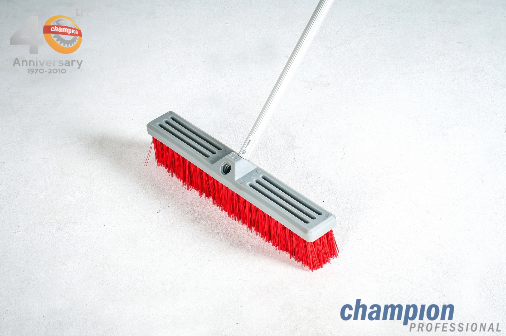 แปรงปัดพื้น/พรม CHAMPION