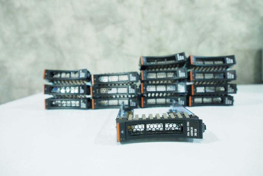 tray caddy hdd sas ibm