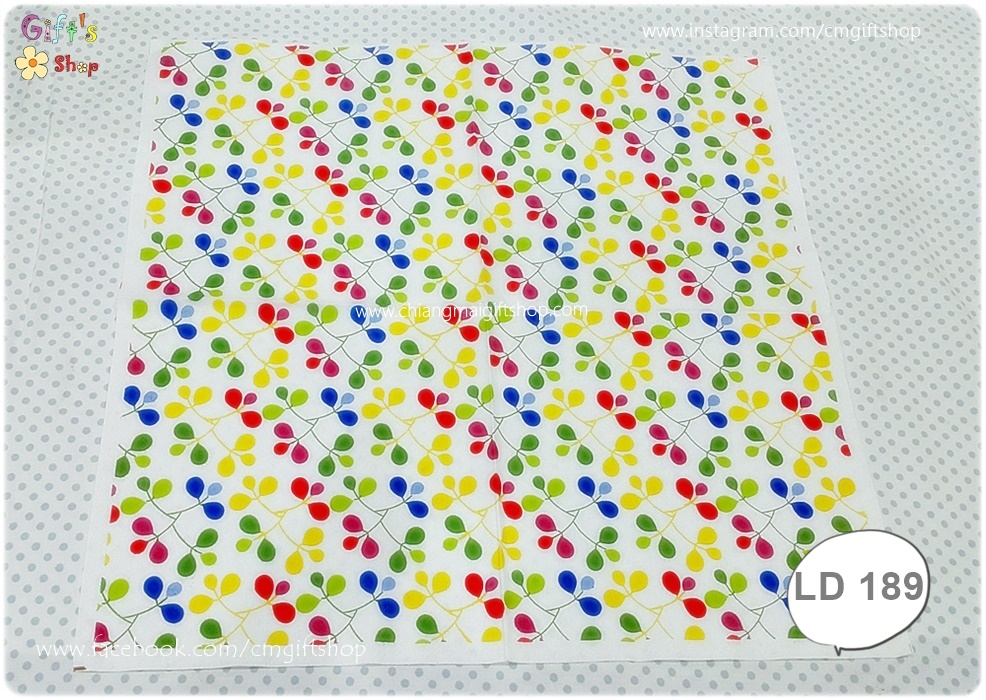 กระดาษแนปกิ้น ลาย pattern รูปใบไม้ สีน้ำเงิน เขียว เหลือง แดงพื้นหลังสีขาว