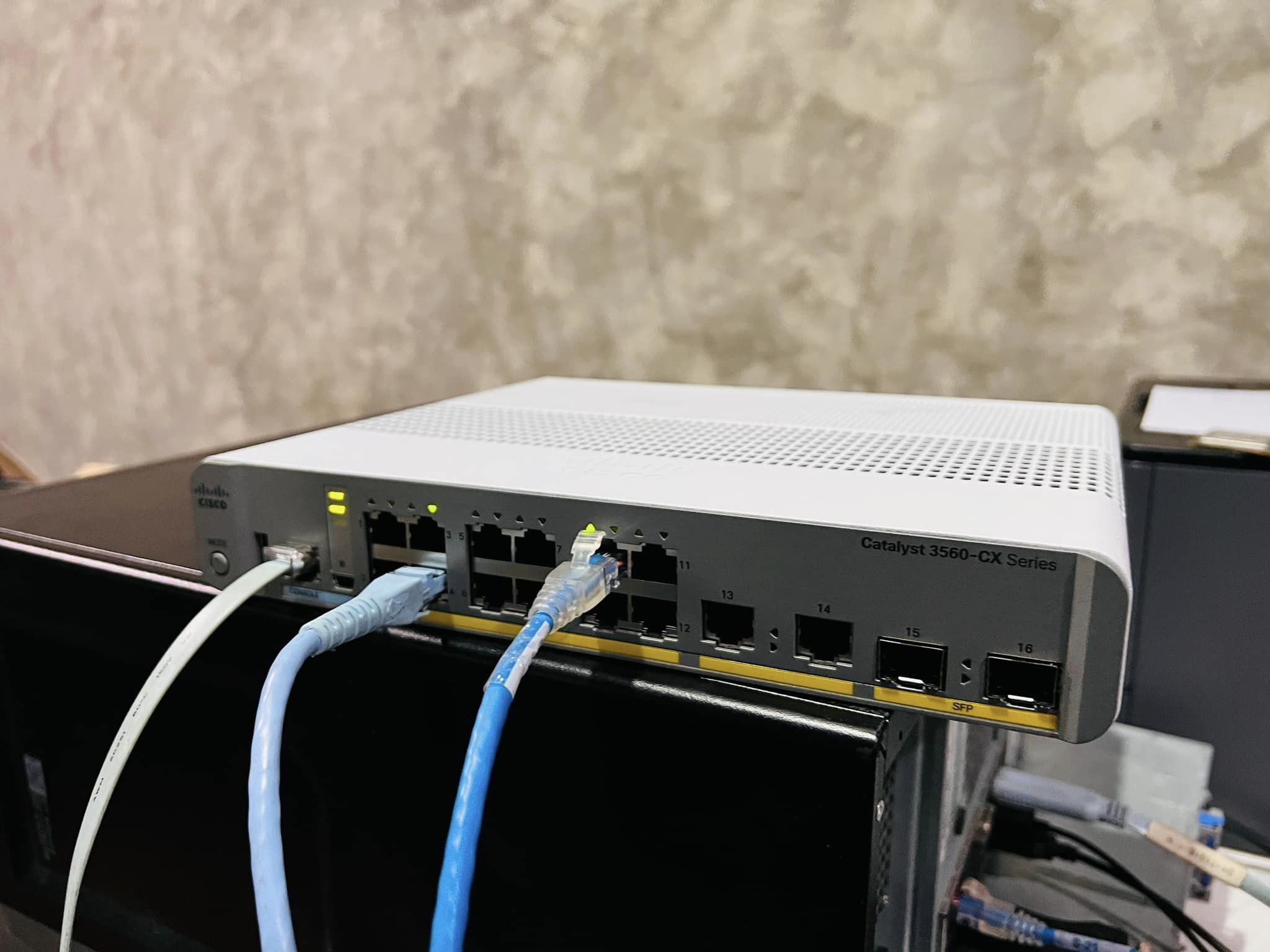 cisco 3560cx 12tc s gigabit layer 3 สวิทมือสองพร้อมใช้งาน