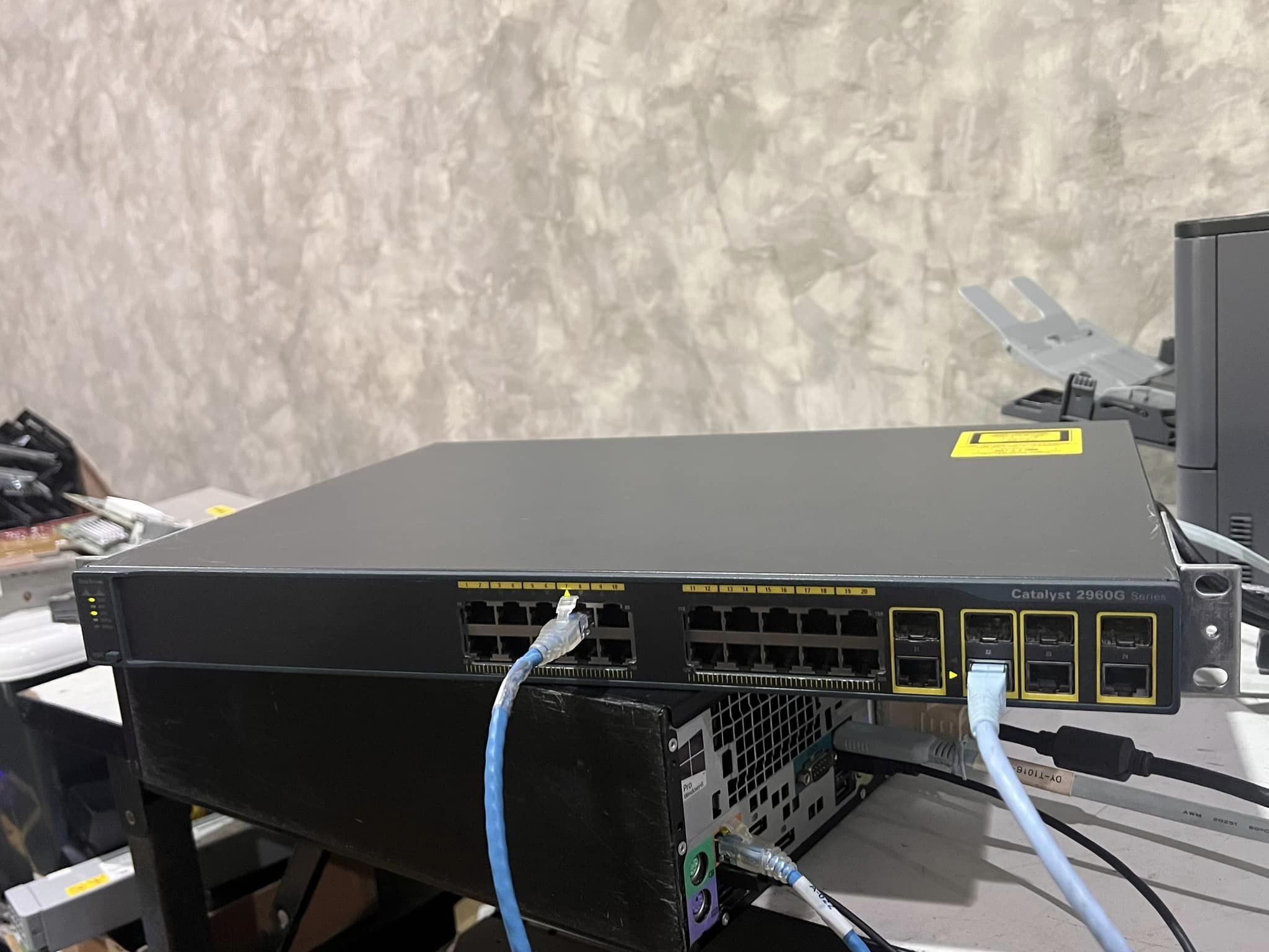 cisco 2960g 24tc l gigabit สวิทมือสองพร้อมใช้งาน