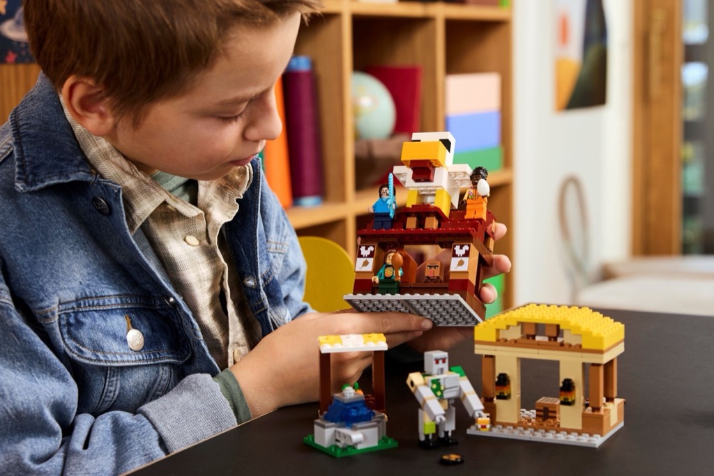 เลโก้ LEGO Minecraft 21273 The Ghast Balloon Village Attack