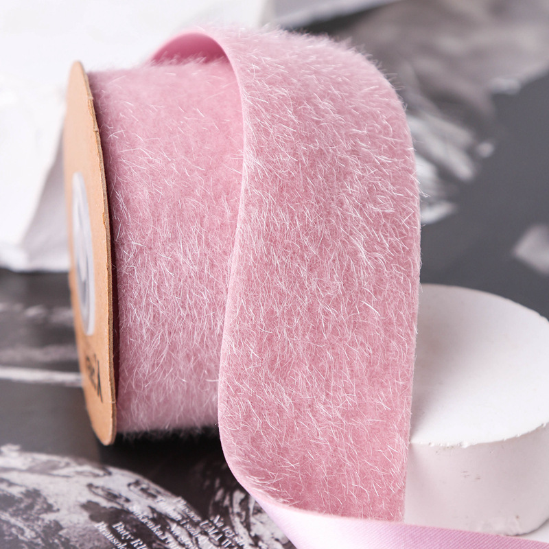 พร้อมส่ง ริบบิ้นผ้าขนมิ้ง ขนเฟอร์ มีหลายสี ขนาด 2.5 และ 3.8 ซม.#KR036