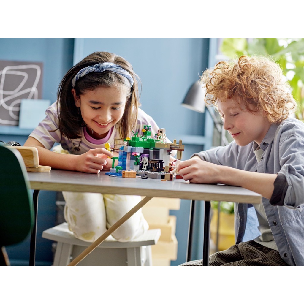 เลโก้ LEGO Minecraft 21189 The Skeleton Dungeon