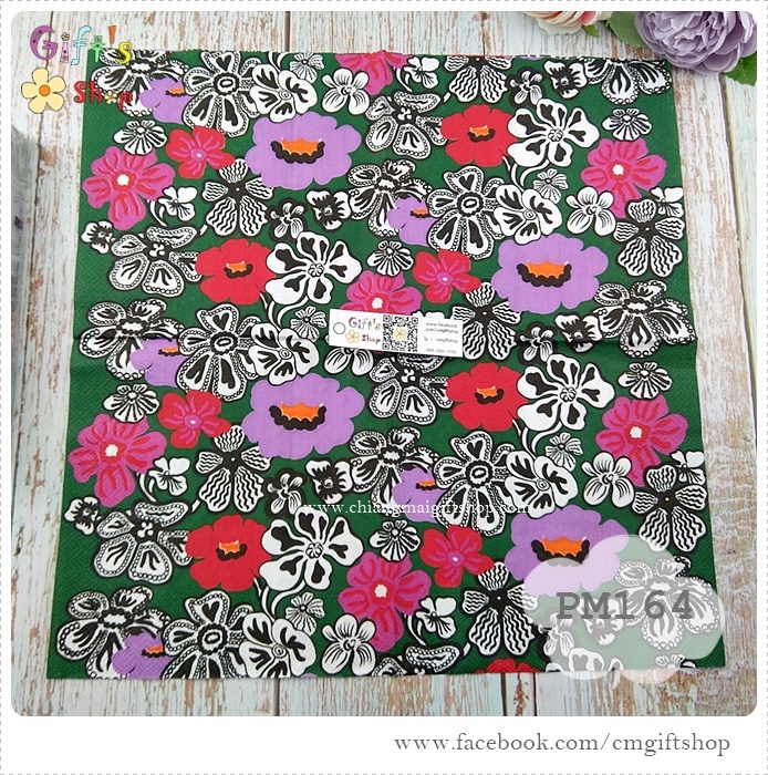 กระดาษแนปกิ้น ลายดอกไม้ ลายKAUKOKAIPUU dark green ลายของ marimekko ลายดอกไม้สีชมพู ลายดอกไม้สีม่วง ลายดอกไม้สีขาวดำ พื้นหลัวสีเขียวเข้ม