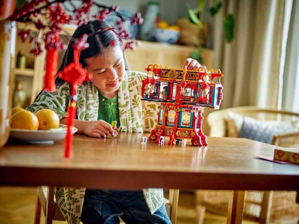 เลโก้ LEGO Exclusives 80116 Trotting Lantern