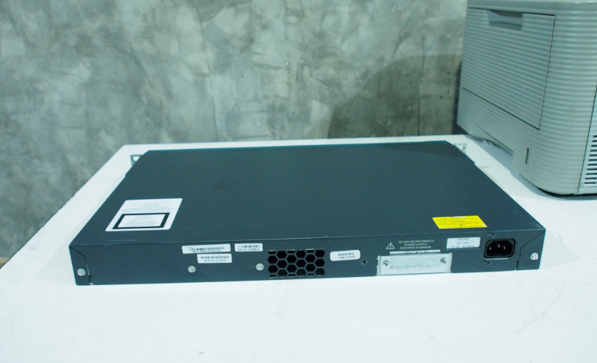 Cisco 2960S-24TS-S 10/100/1000 มือ 2 พร้อมใช้งาน