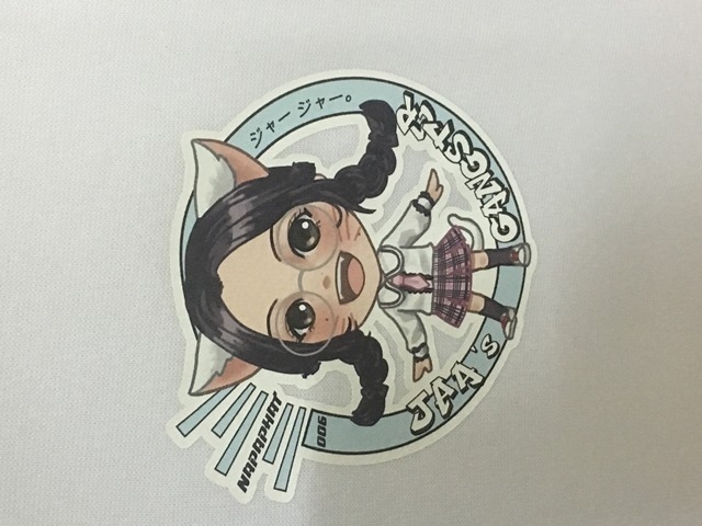 เสื้อฮู้ดสีขาวหูแมวฟ้า สกรีนเฟลกปนบลอค