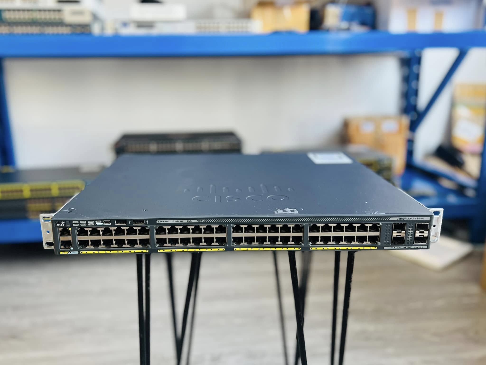 Cisco C2960X 48FPS L Gigabit PoE 740W สวิทซิสโก้พิโออีมือสองพร้อมใช้งาน