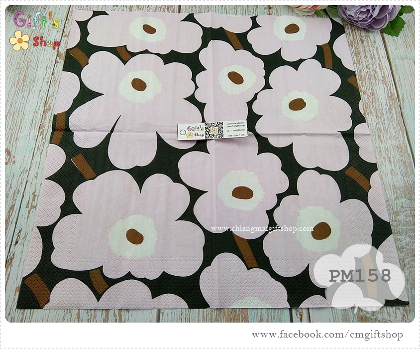 กระดาษแนปกิ้น ลายดอกไม้ ลาย UNIKKO rose ลายของ marimekko ดอกไม้สีชมพู พื้นหลังเข้ม