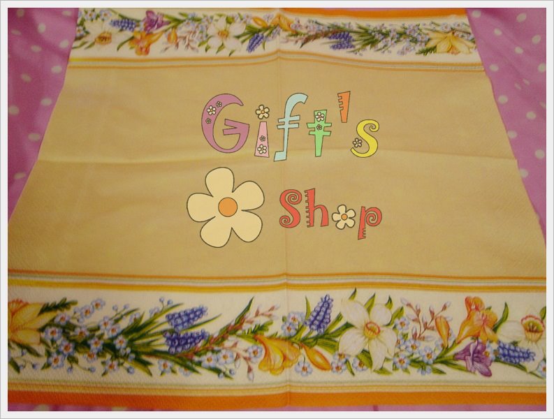 กระดาษแนปกิ้น ลายดอกไม้ คาด 2 เส้น พื้นหลังสีส้มอ่อน