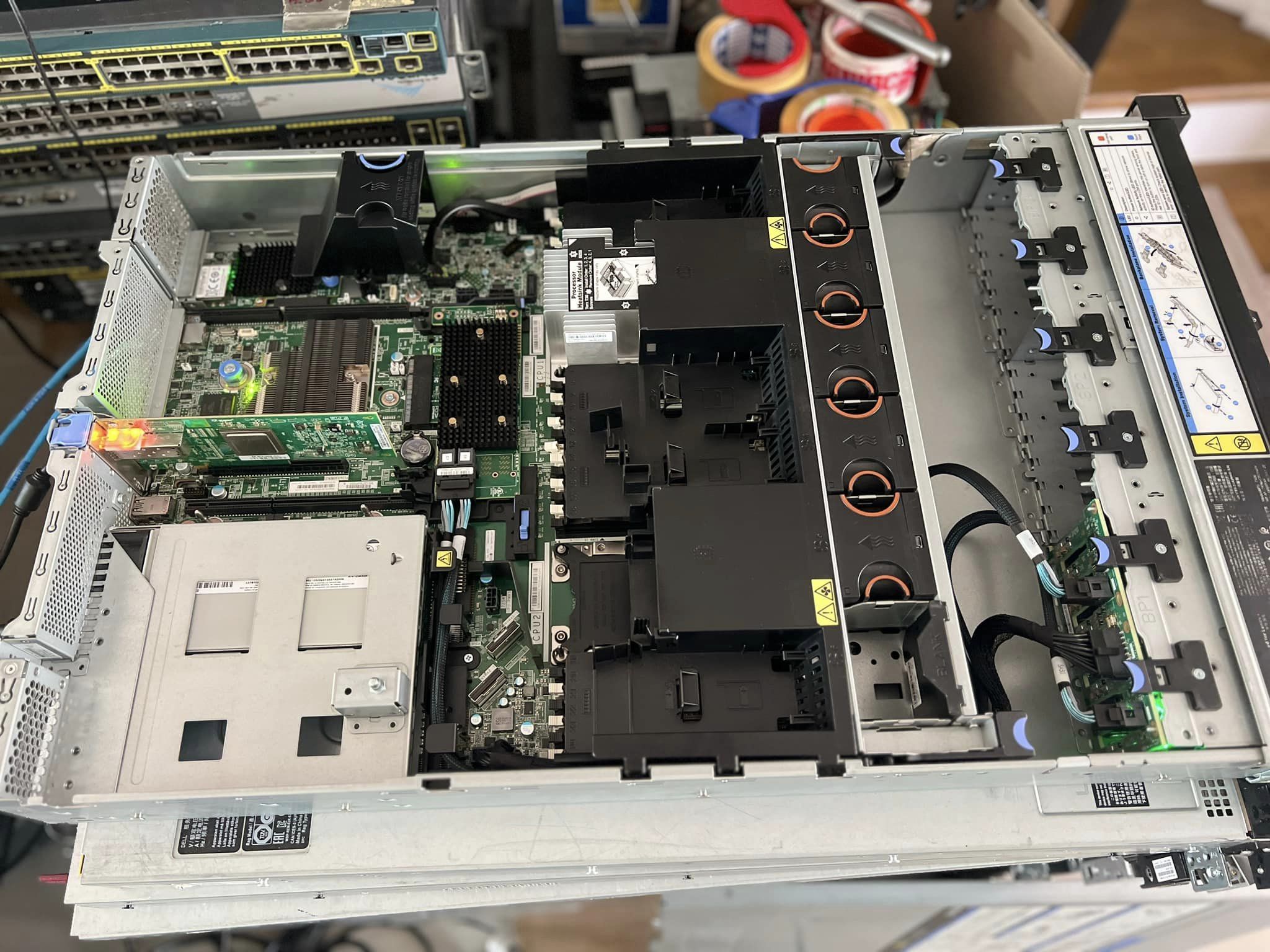 Lenovo ThinkSystem SR650 64gb ssd 240gbเซิฟเวอร์มือสองพร้อมใช้งาน