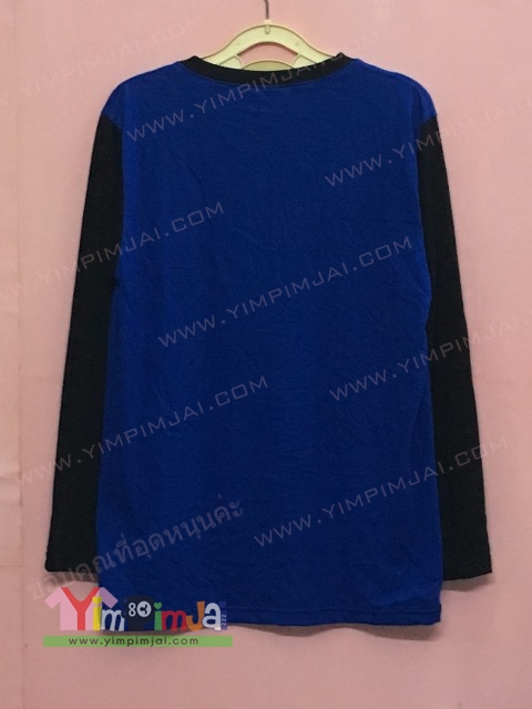 เสื้อยืดสีน้ำเงิน แขนยาวสีดำ