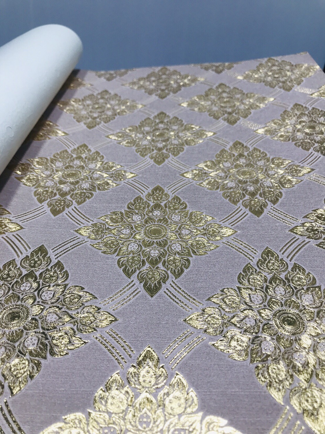 วอลเปเปอร์ติดผนังลายไทย ลายประจำยาม สีทอง-พื้นเทา RG033-02