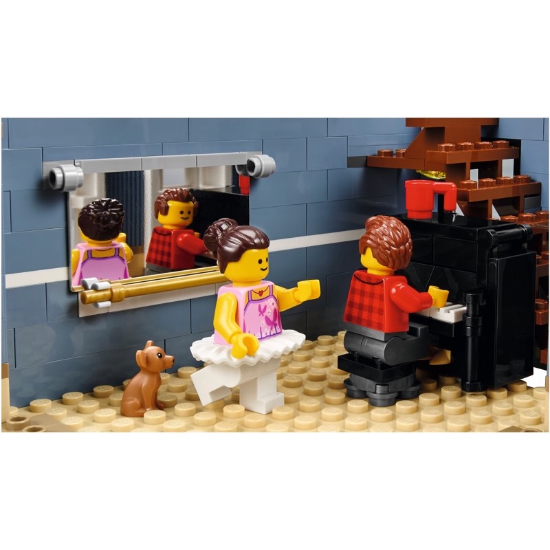 เลโก้ LEGO Exclusives 10255 Assembly Square