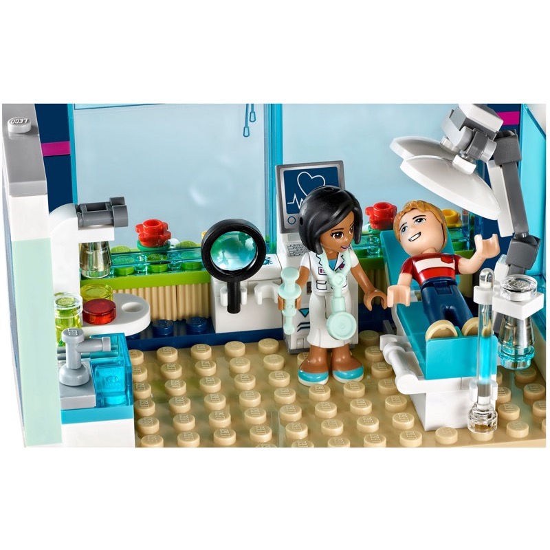 LEGO Friends 41318 Heartlake Hospital