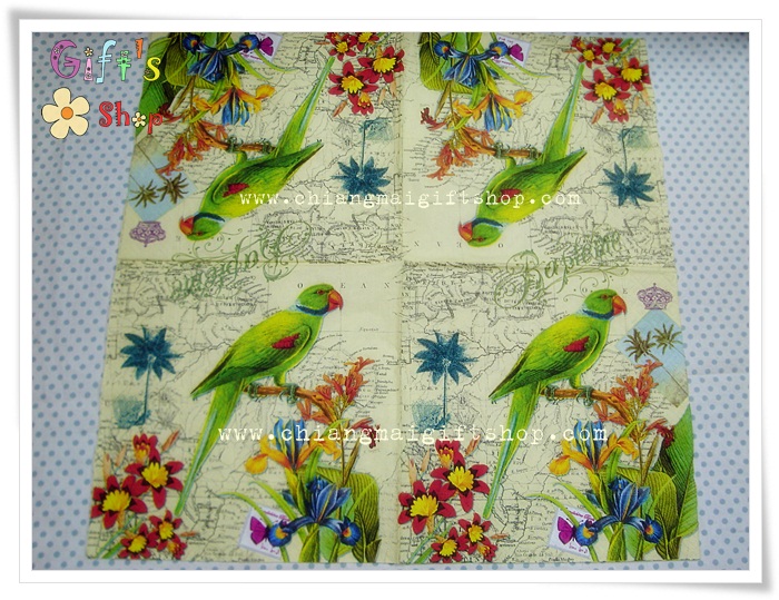 กระดาษแนปกิ้นยุโรป, ลายนกแก้วสีเขียว, ลายParrot, ลายนก, ลายนกแก้ว, ลายนกมาคอว์, ลายนกกับดอกไม้, ลายนกกับดอกไม้บนแผนที่โลก, พื้นหลังสีเขียวอ่อน