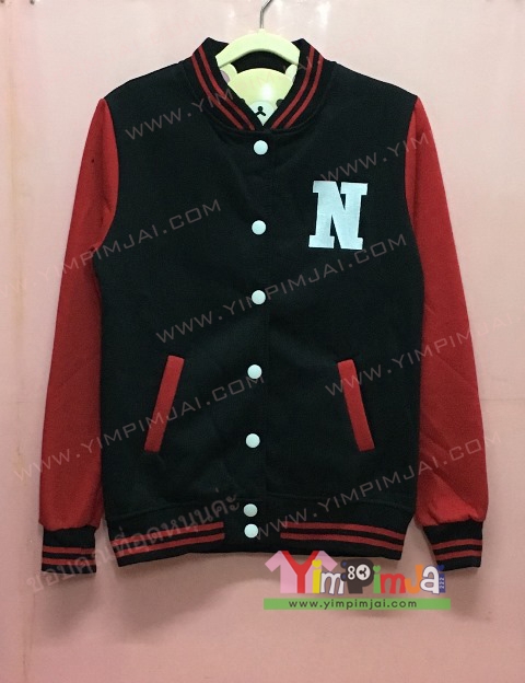 เสื้อกันหนาว เบสบอล สีดำ แขนยาวแดง กระดุมขาว ลายตามสั่ง เสื้อห้อง เสื้อรุ่น N Wiratchada Nattakarn