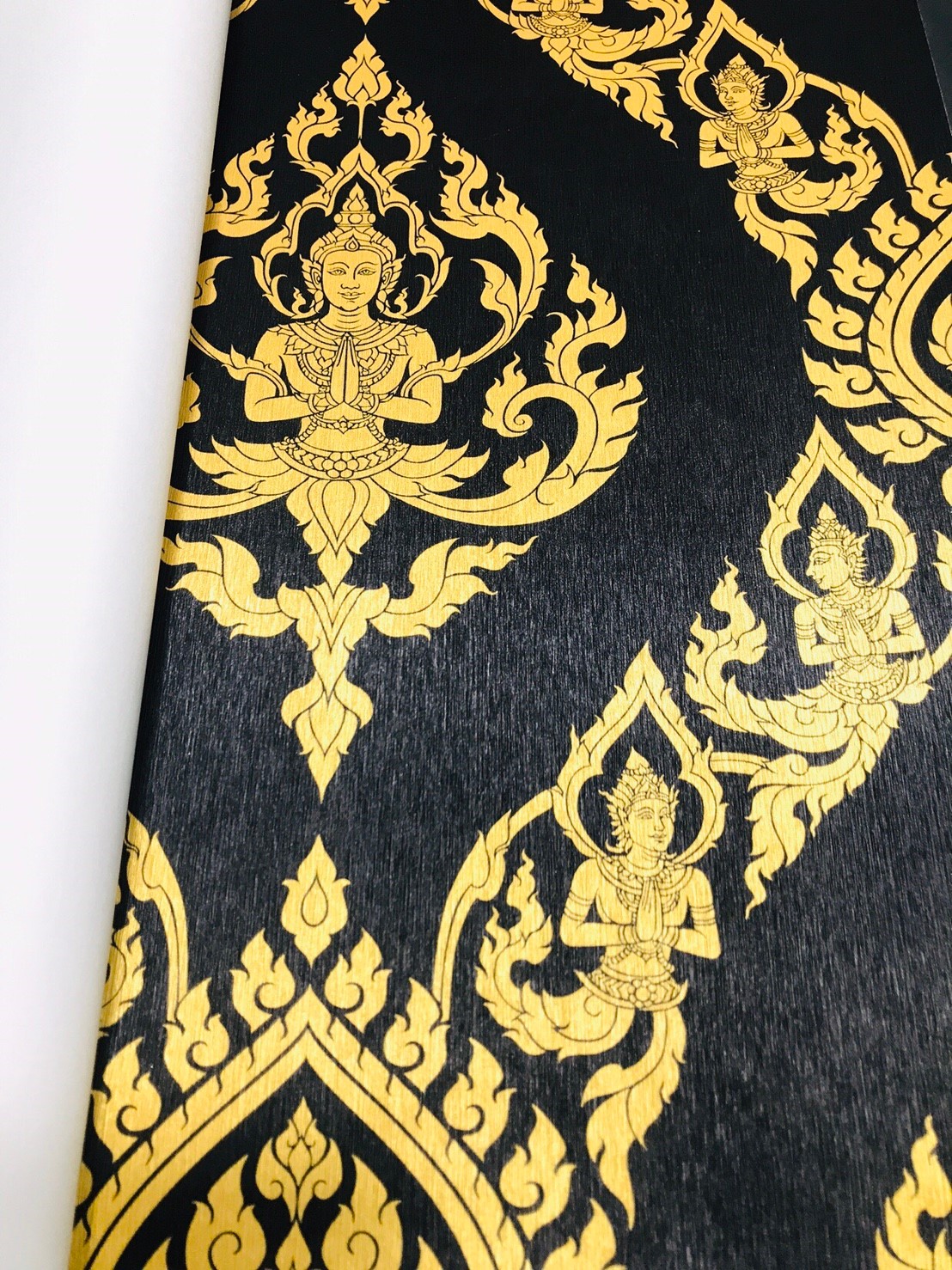 วอลเปเปอร์ลายไทย ลายเทพพนม ดำ-ทอง 039-10