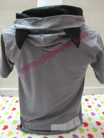 เสื้อฮู้ดสีเทา ซ้อนหมวกดำ กีฬาสี