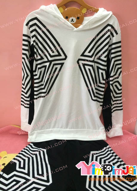 เสื้อฮู้ด เสื้อรุ่น สีขาว แขนขลิปดำ พร้อมกางเกง สกรีนตามสั่ง วงเกาหลี EXO