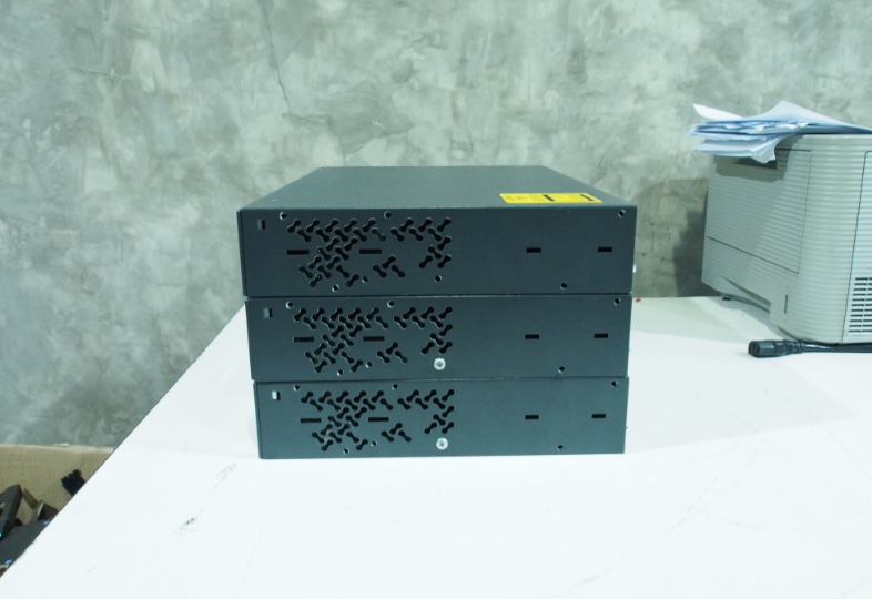 Cisco 3750G-24TS-S 1.5U มือ 2 พร้อมใช้งาน