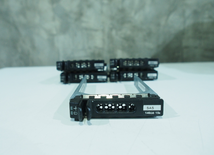 Tray dell powerEdge 2.5" รุ่นเก่า มือ 2 พร้อมใช้งาน