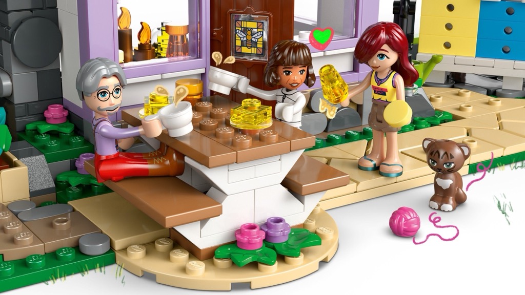 เลโก้ LEGO Friends 42669 Beekeepers' House and Flower Garden