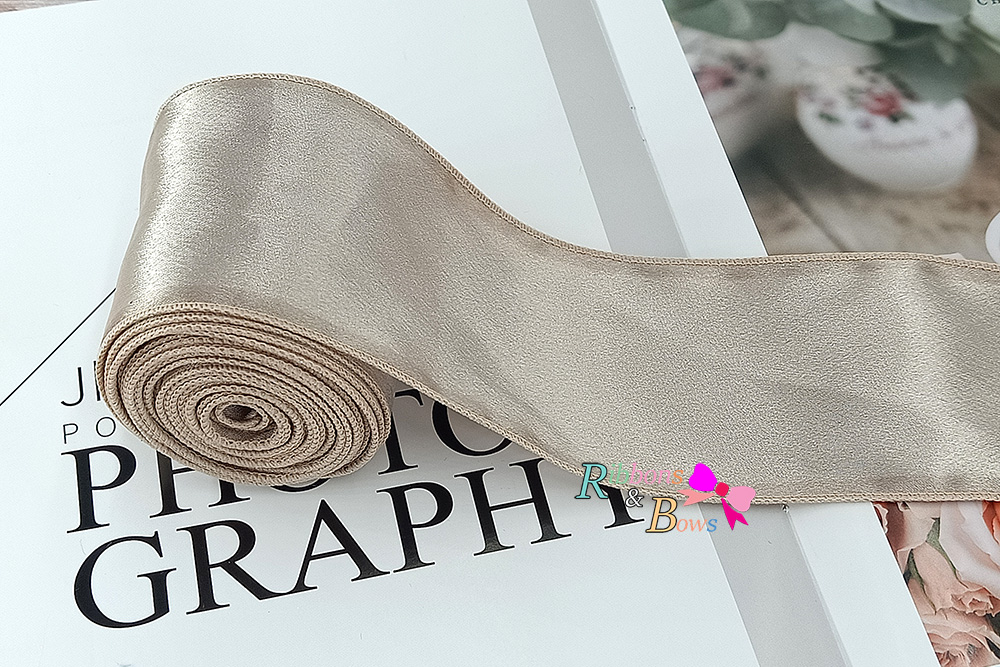 ริบบิ้นผ้าวาเลนติโน่ สีหวาน เย็บขอบ ขนาด 7 ซม.