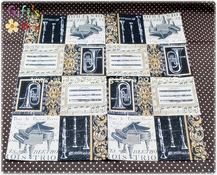 กระดาษแนปกิ้น ลายเครื่องดนตรีเป่า ดีด สากุล เปียโน โน้ตดนตรี พื้นหลังวินเทจ