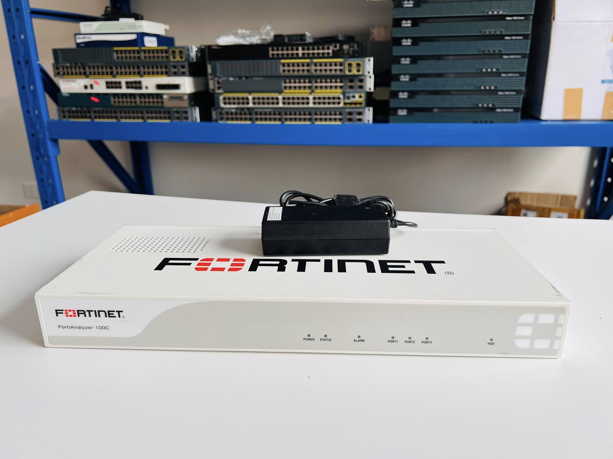 Fortinet FortiAnalyzer 100C ฟอติเนทมือสองพร้อมใช้งาน