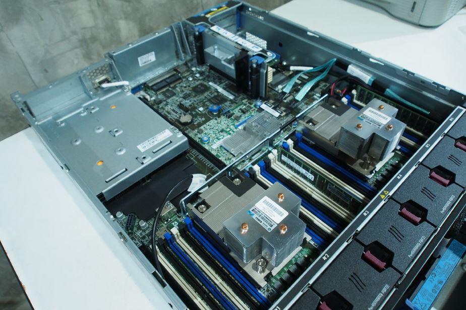 HP Proliant DL380 G9 มือ 2 พร้อมใช้งาน