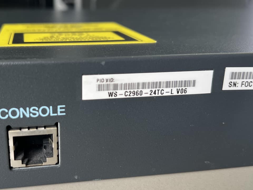 Cisco 2960 24TC L uplink 1G สวิทมือสองพร้อมใช้งาน