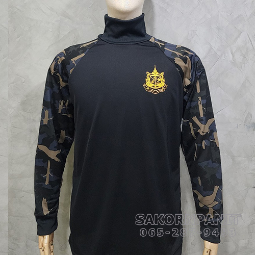 เสื้อยืดดำ คอเต่า"ลายพรางดำ" (อุทยาน)