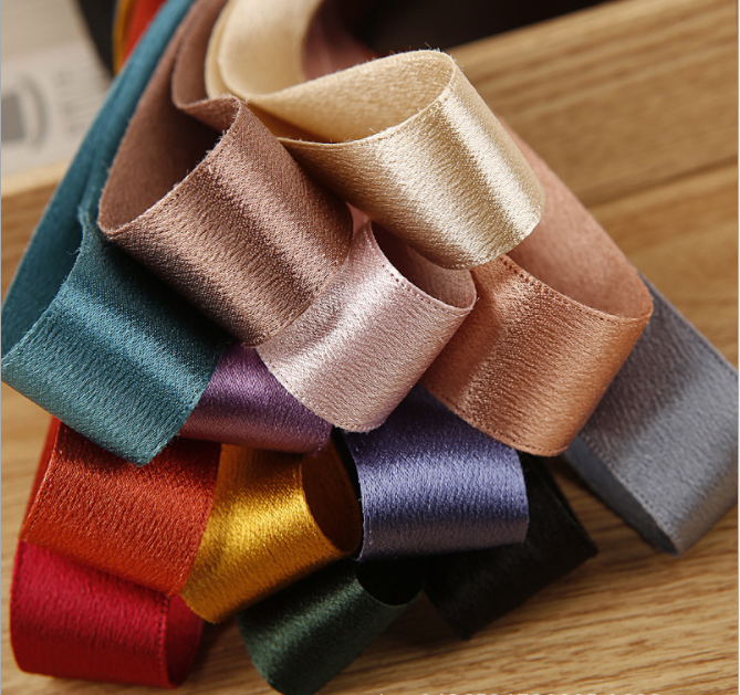 ริบบิ้นผ้าไหมคริสตัลซาติน (crystal silk satin ribbon )ขนาด 3.8 ซม.. #KR024
