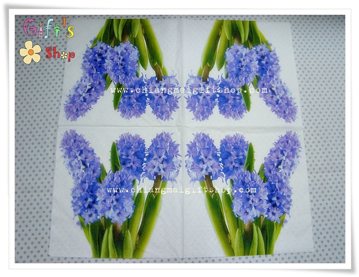 กระดาษแนปกิ้นยุโรป, ลายดอกไม้สีม่วง, พื้นหลังสีขาว, ลายช่อดอกไม้สีม่วง, ลายดอกไม้โทนสีม่วง, พื้นหลังสีอ่อน, ลายดอกไม้พื้นหลังสีขาวหรือสีอ่อน