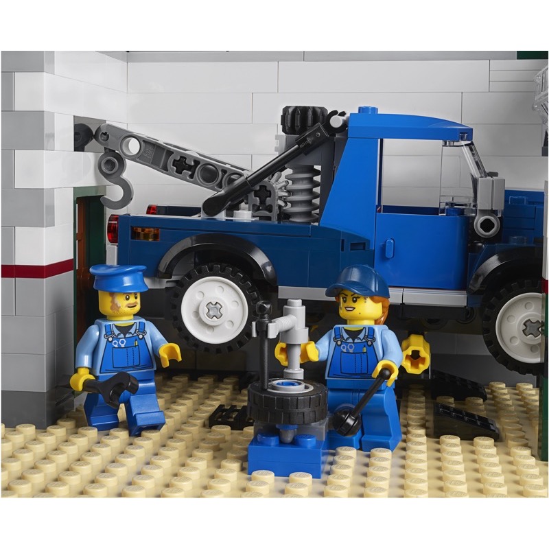 LEGO Exclusives 10264 Corner Garage