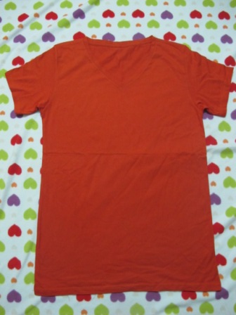 เสื้อยืดเปล่าสีแดง